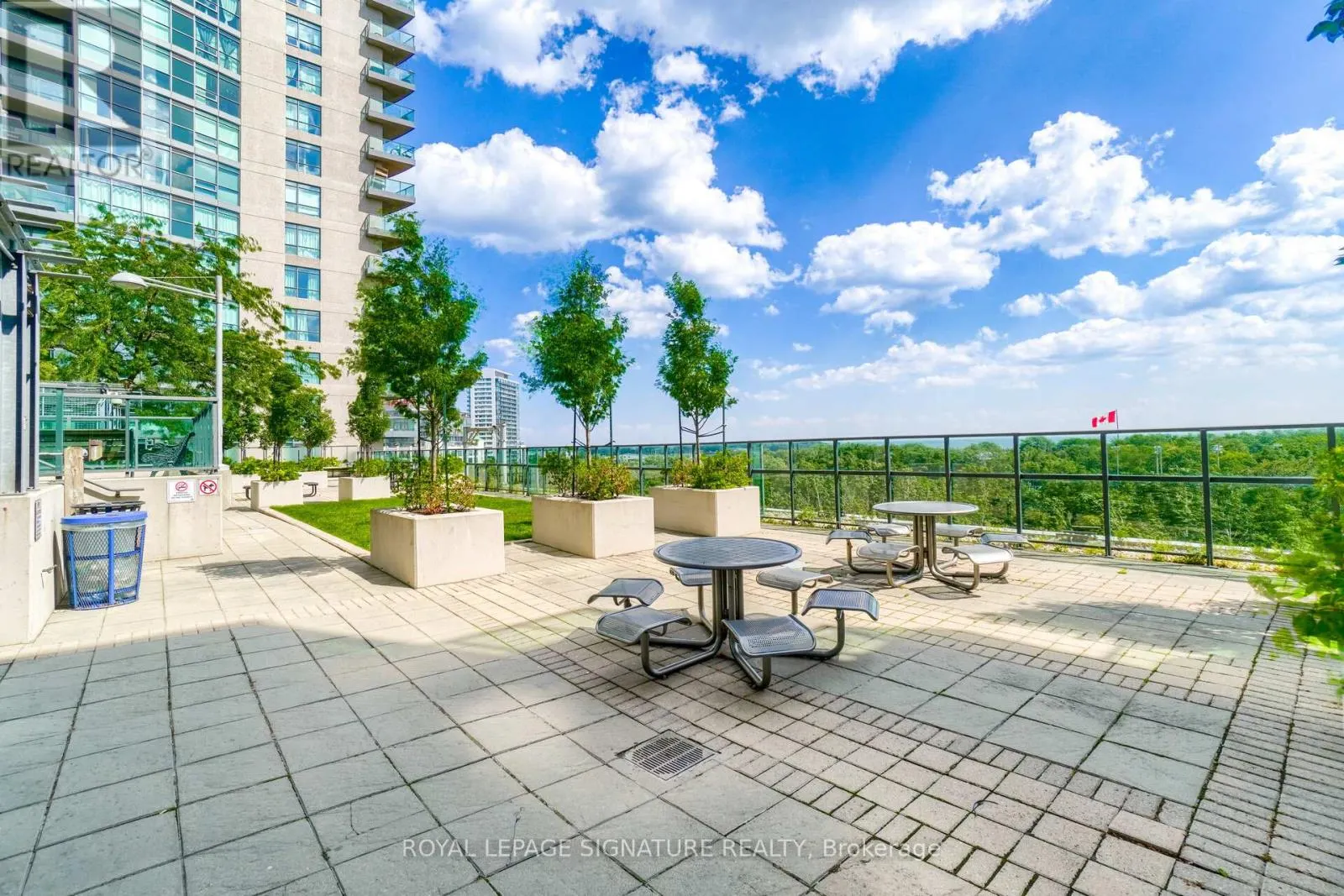 729 - 231 FORT YORK BOULEVARD