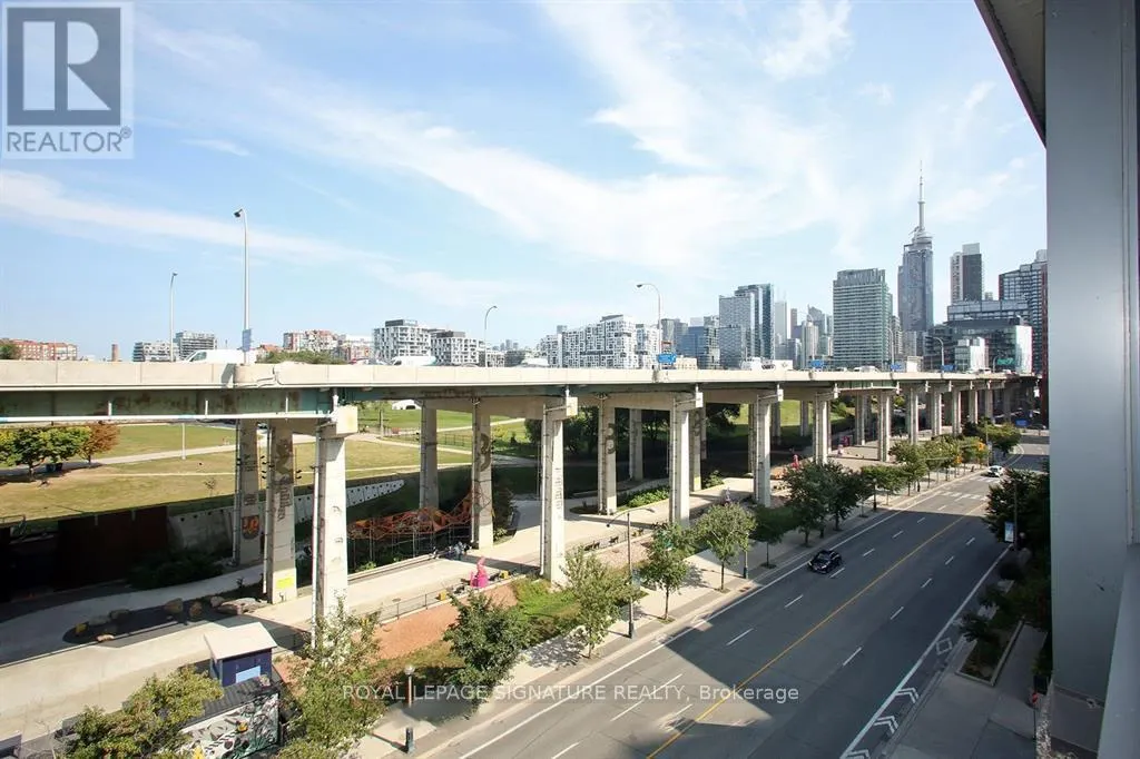 729 - 231 FORT YORK BOULEVARD