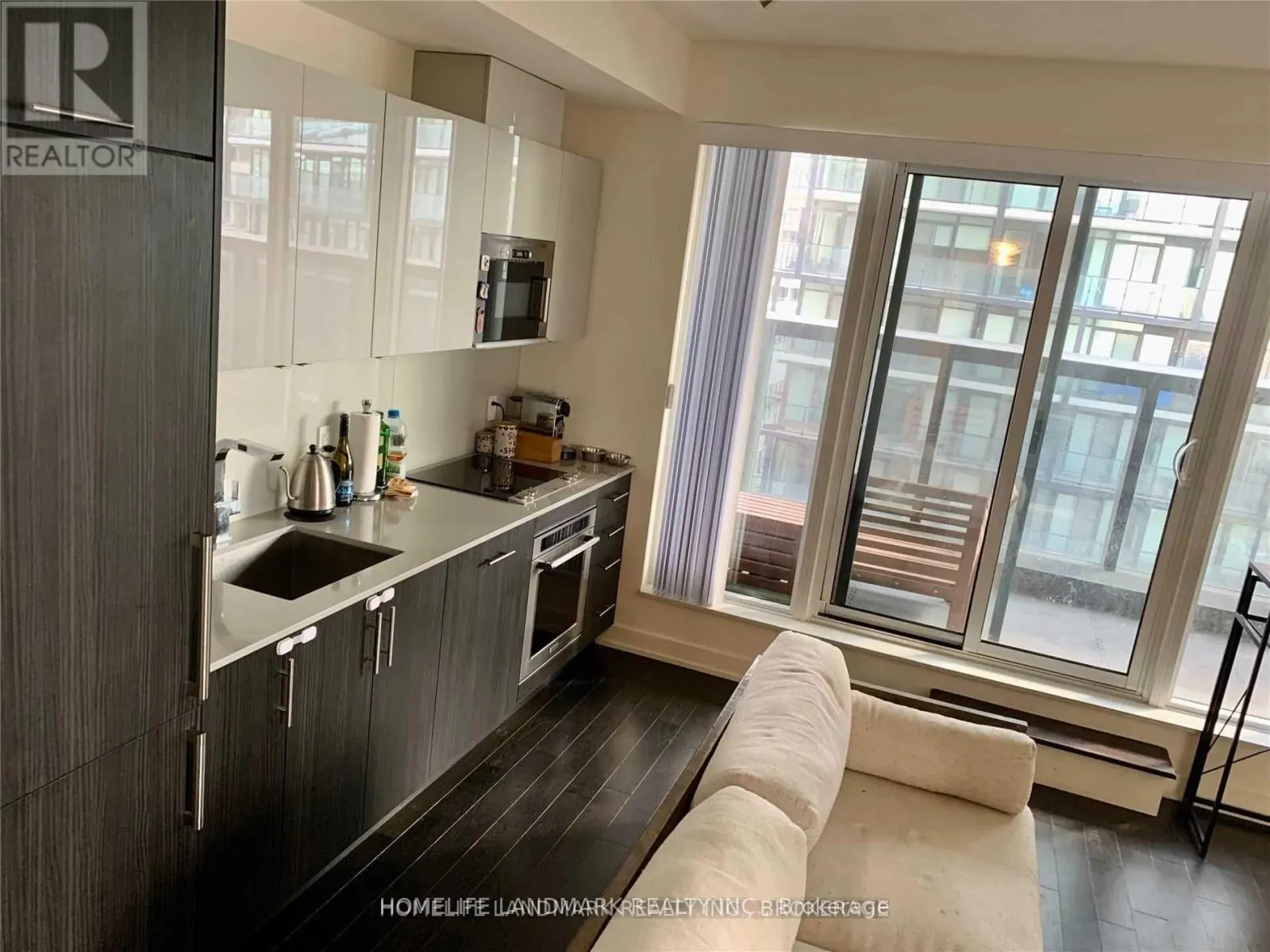 1503 - 330 RICHMOND STREET W