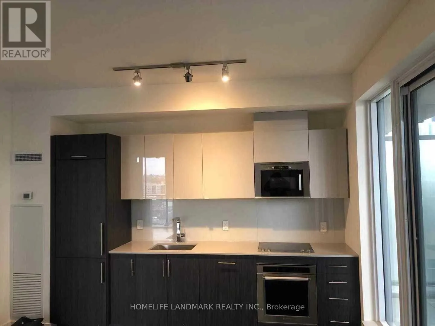 1503 - 330 RICHMOND STREET W