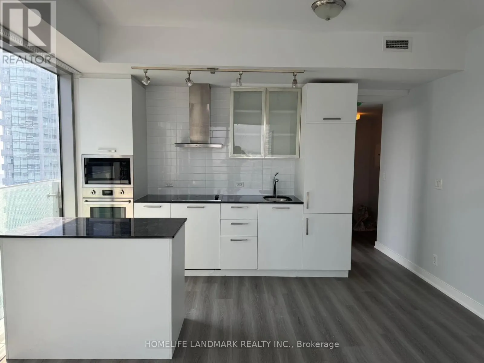 5110 - 12 YORK STREET