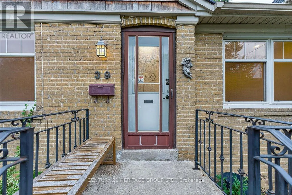 UPPER - 39 REINER ROAD
