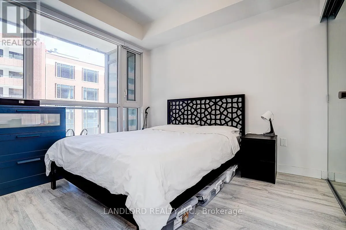 676 W - 135 LOWER SHERBOURNE STREET