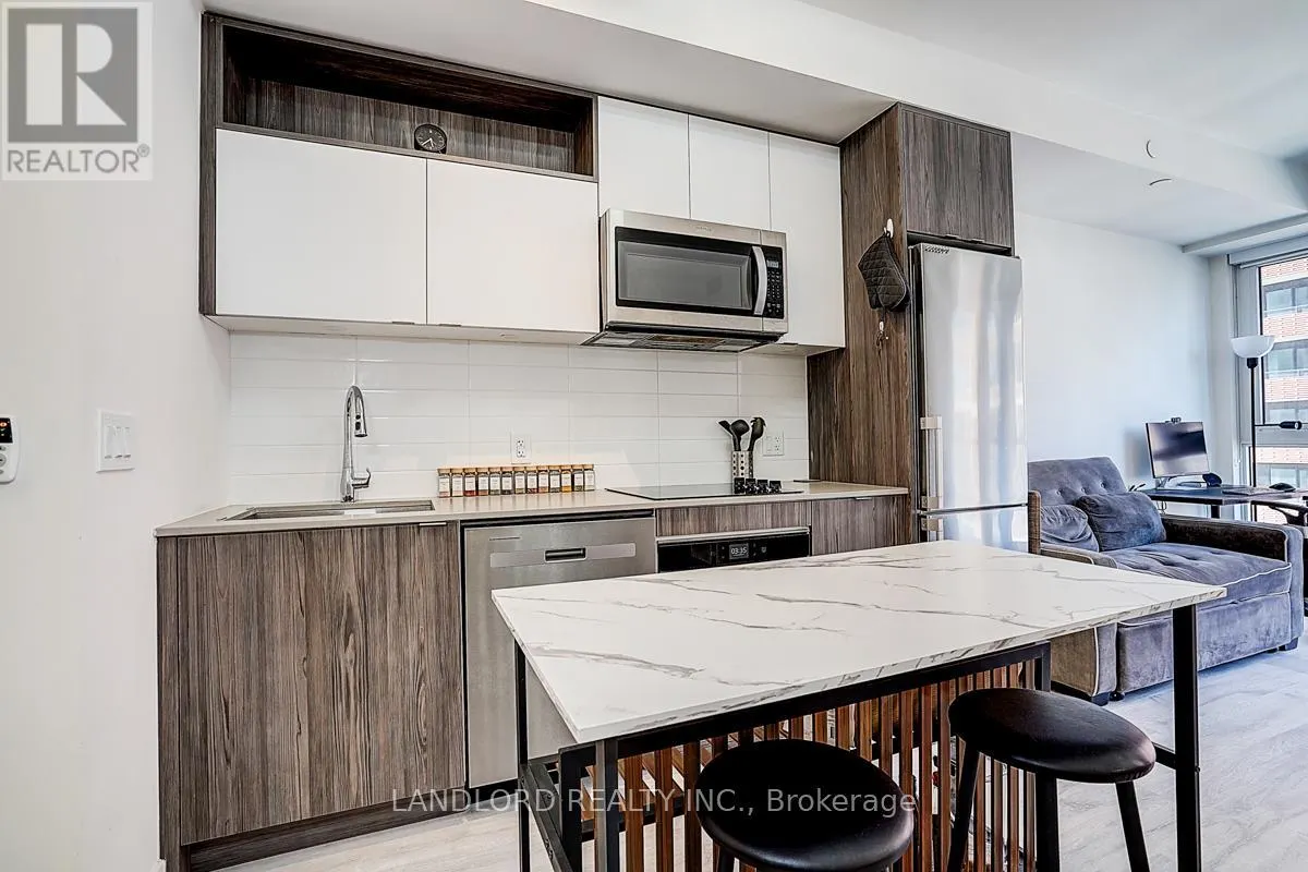 676 W - 135 LOWER SHERBOURNE STREET