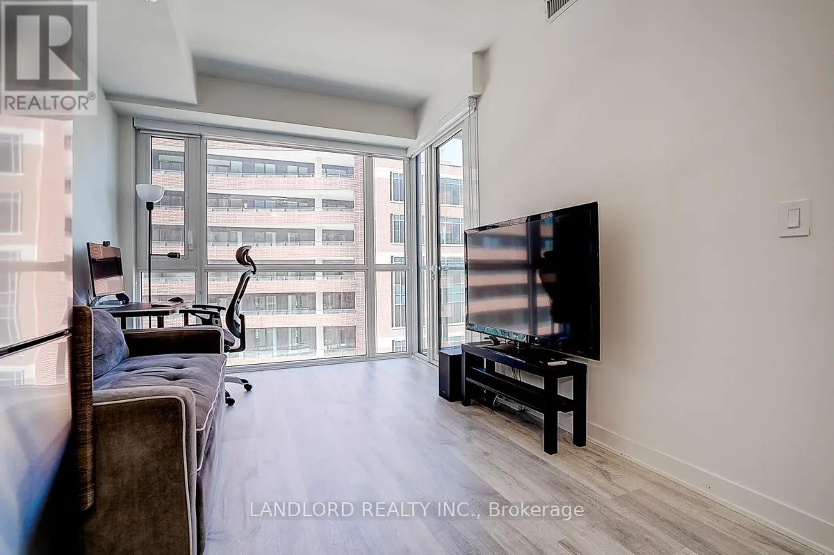 676 W - 135 LOWER SHERBOURNE STREET