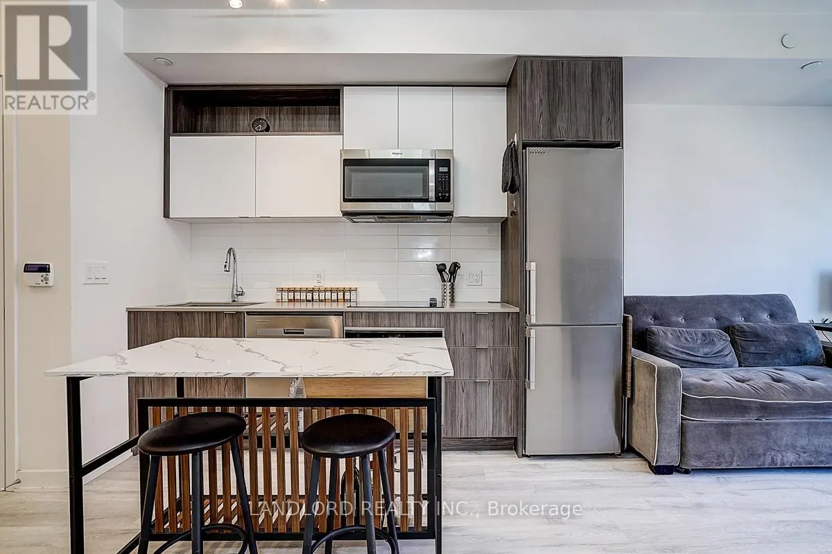 676 W - 135 LOWER SHERBOURNE STREET