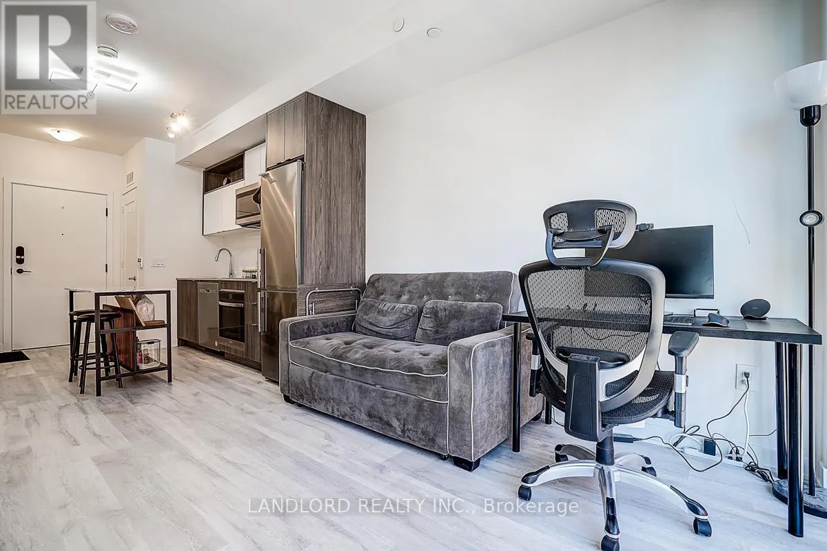 676 W - 135 LOWER SHERBOURNE STREET
