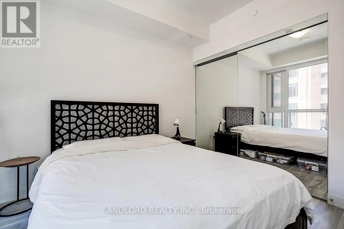 676 W - 135 LOWER SHERBOURNE STREET