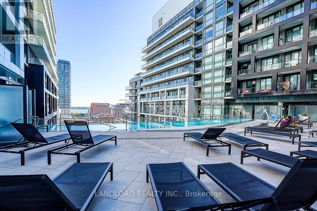 676 W - 135 LOWER SHERBOURNE STREET