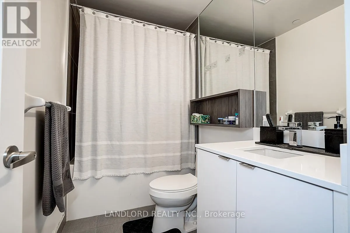 676 W - 135 LOWER SHERBOURNE STREET