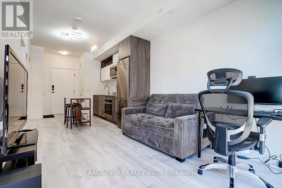 676 W - 135 LOWER SHERBOURNE STREET
