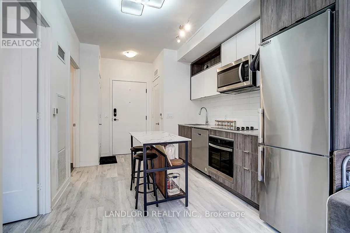 676 W - 135 LOWER SHERBOURNE STREET