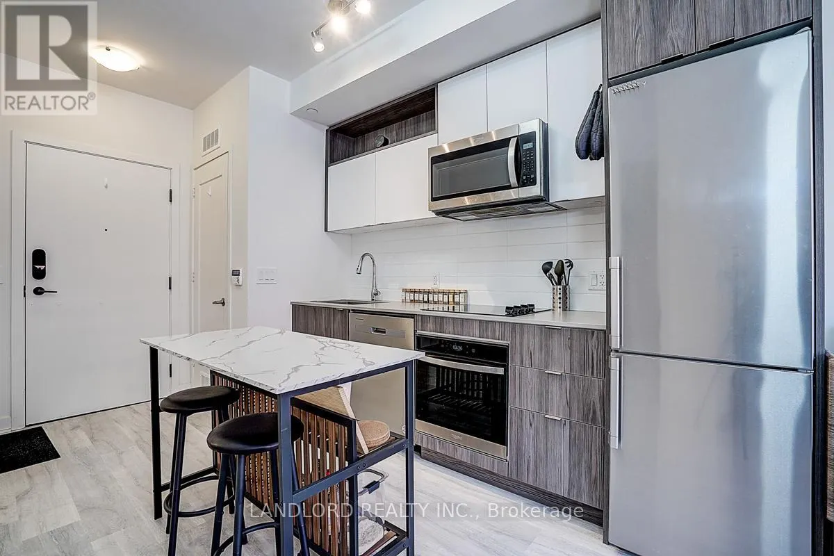 676 W - 135 LOWER SHERBOURNE STREET