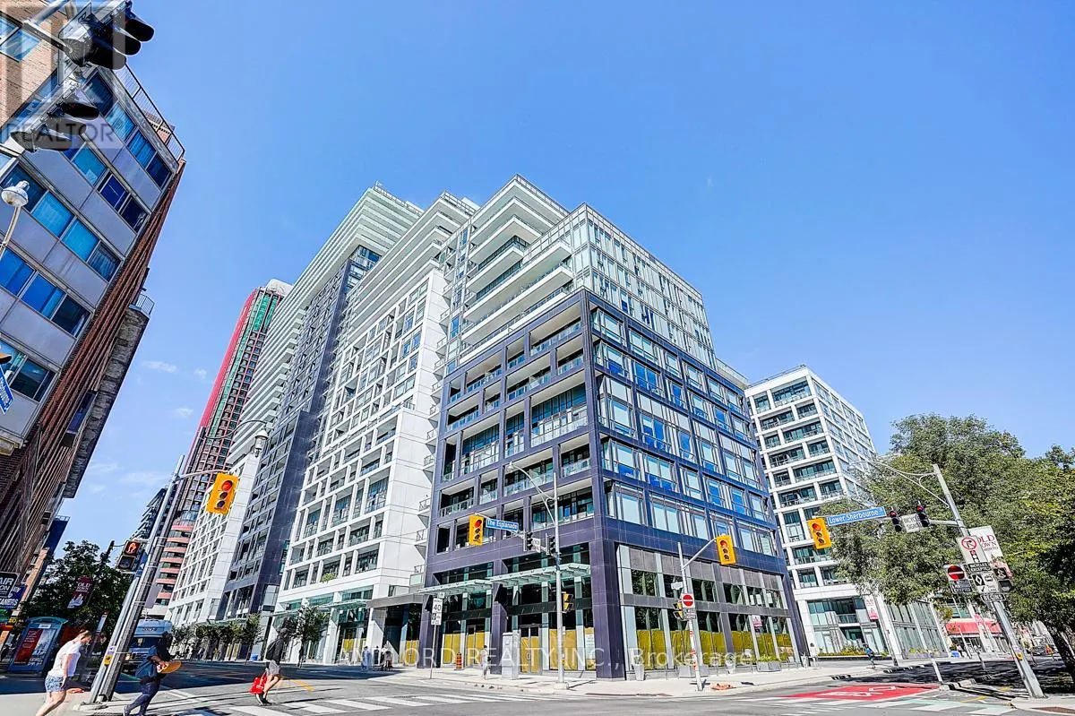 676 W - 135 LOWER SHERBOURNE STREET