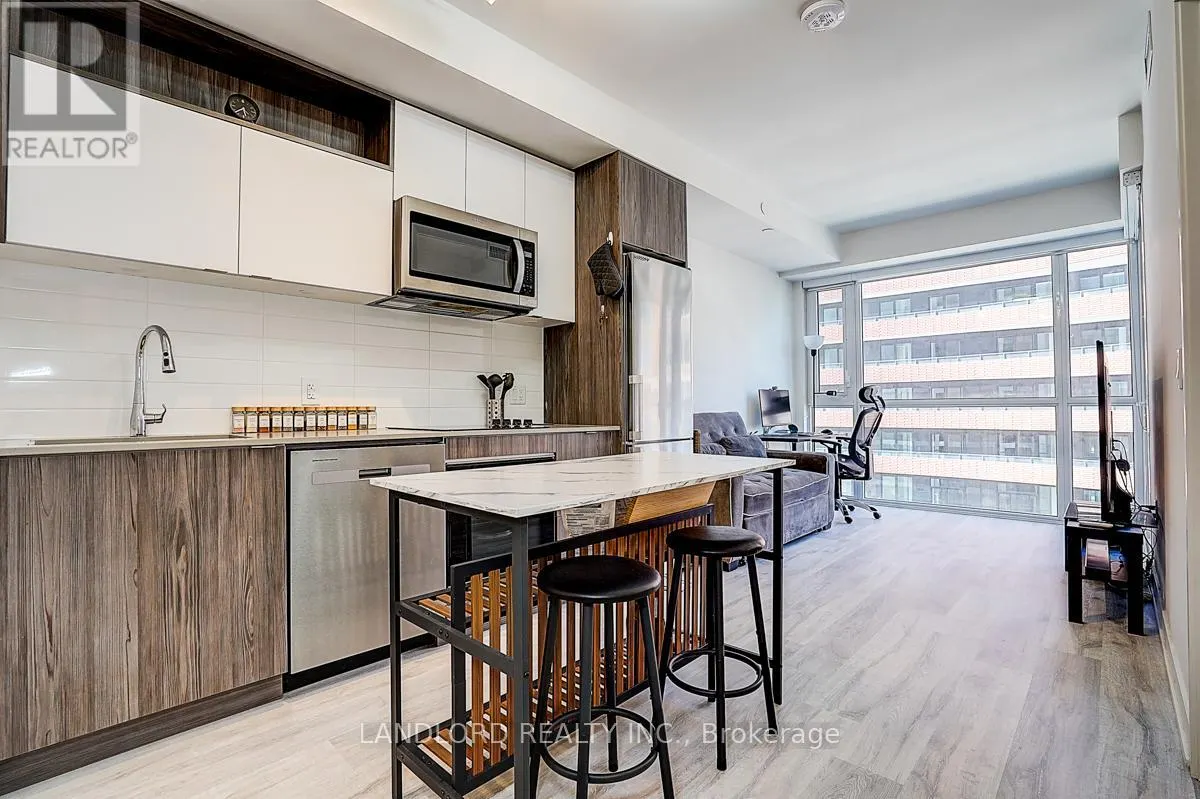 676 W - 135 LOWER SHERBOURNE STREET