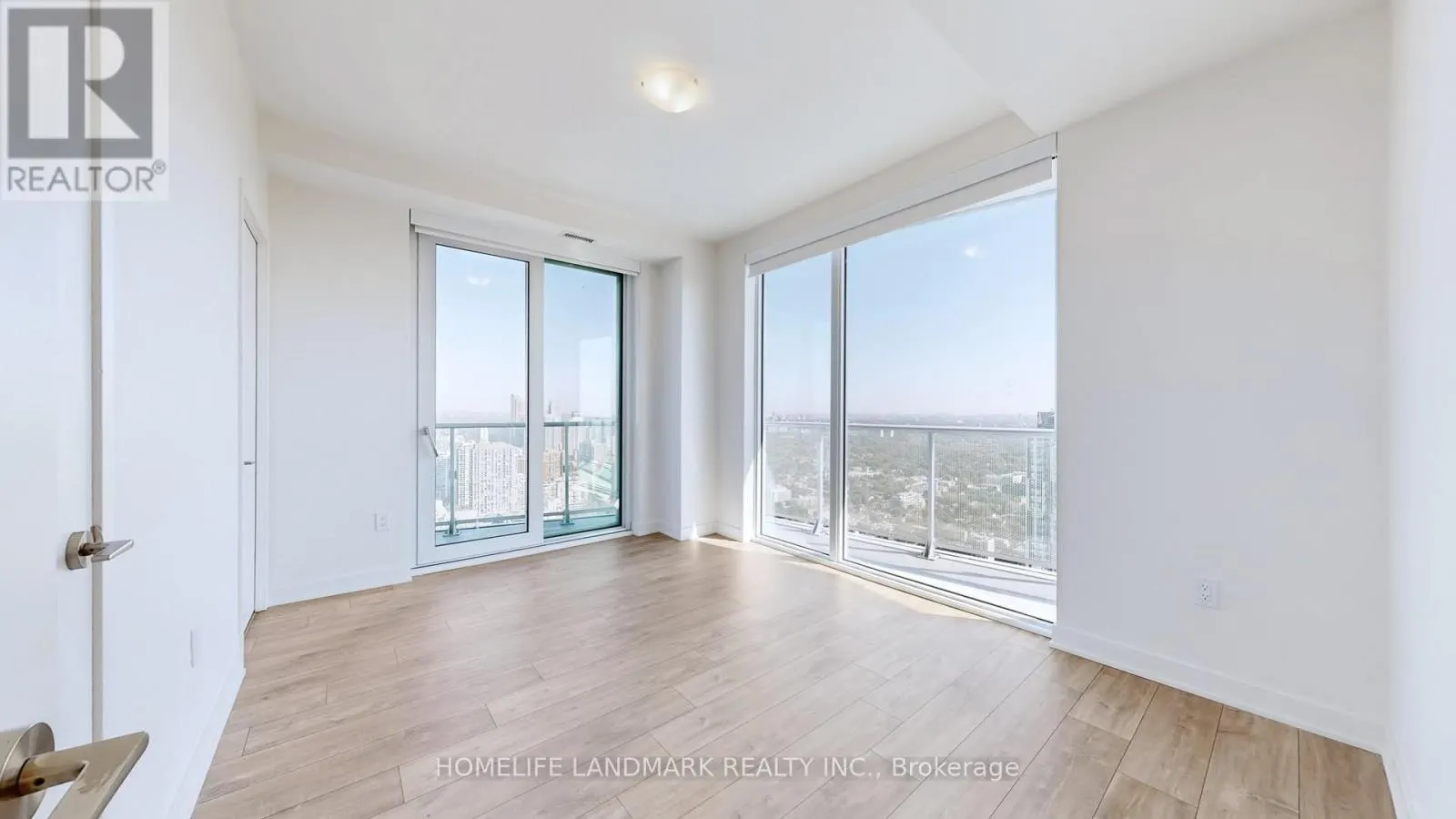 PH04 - 100 DALHOUSIE STREET