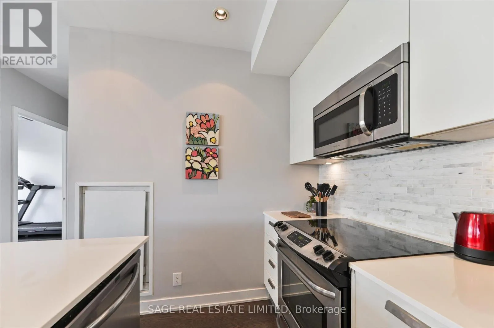 507 - 1815 YONGE STREET