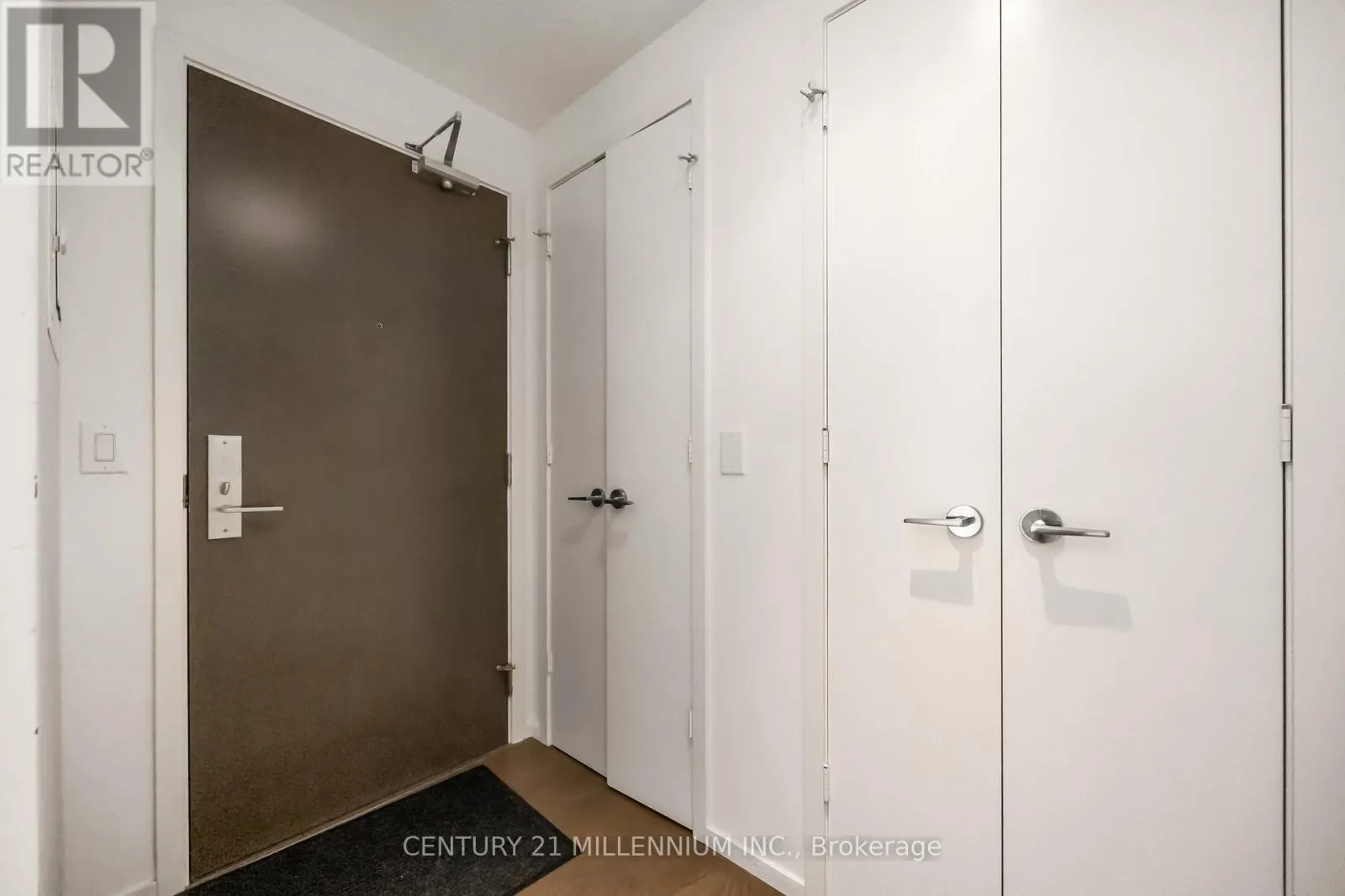 1006 - 101 CHARLES STREET E