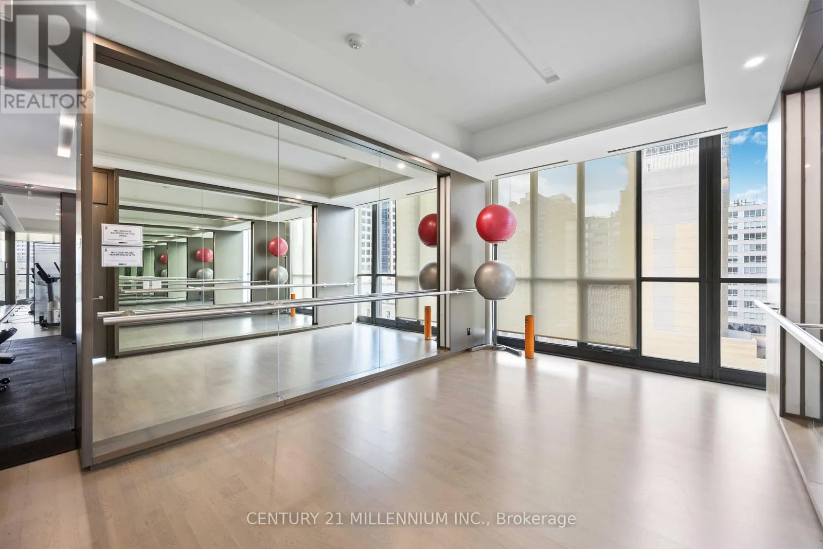 1006 - 101 CHARLES STREET E
