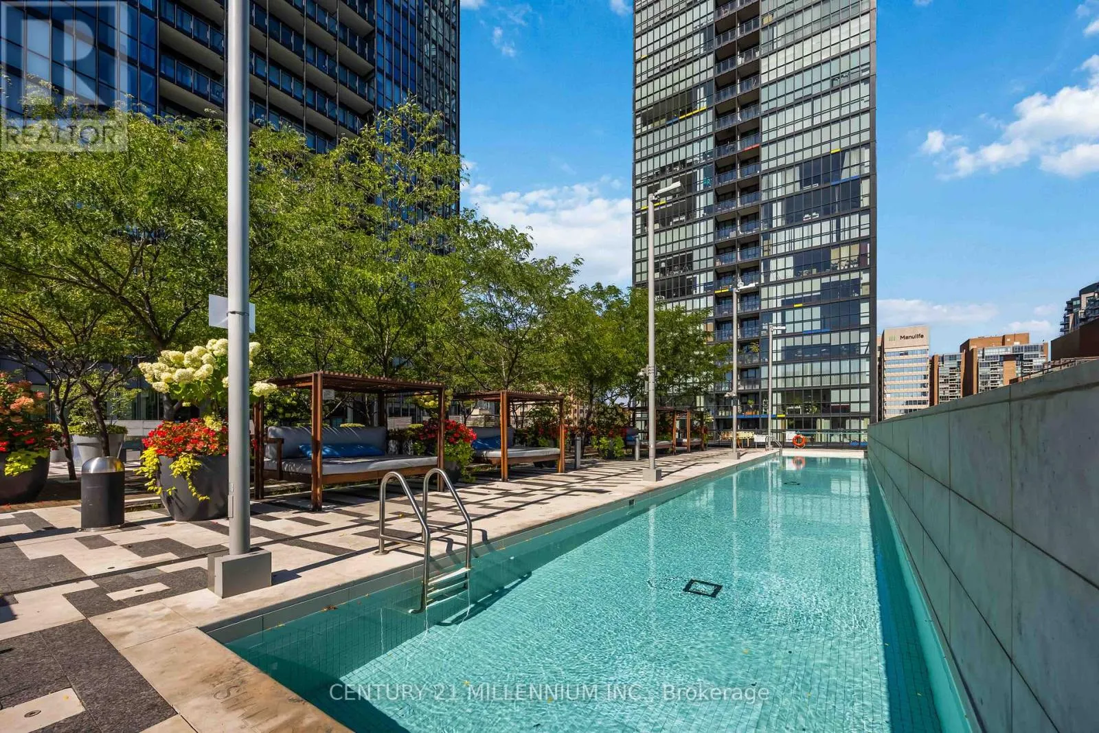 1006 - 101 CHARLES STREET E
