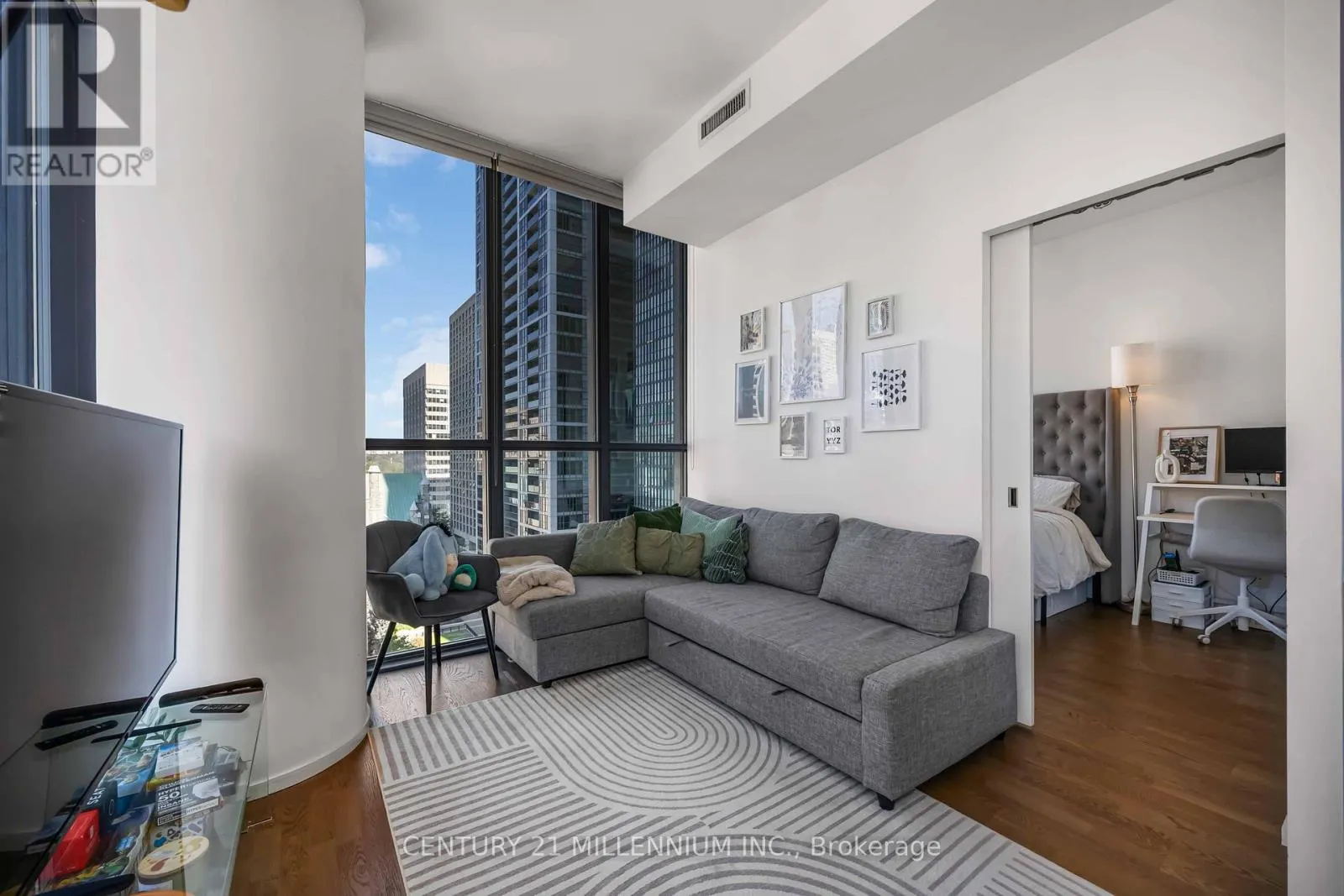 1006 - 101 CHARLES STREET E