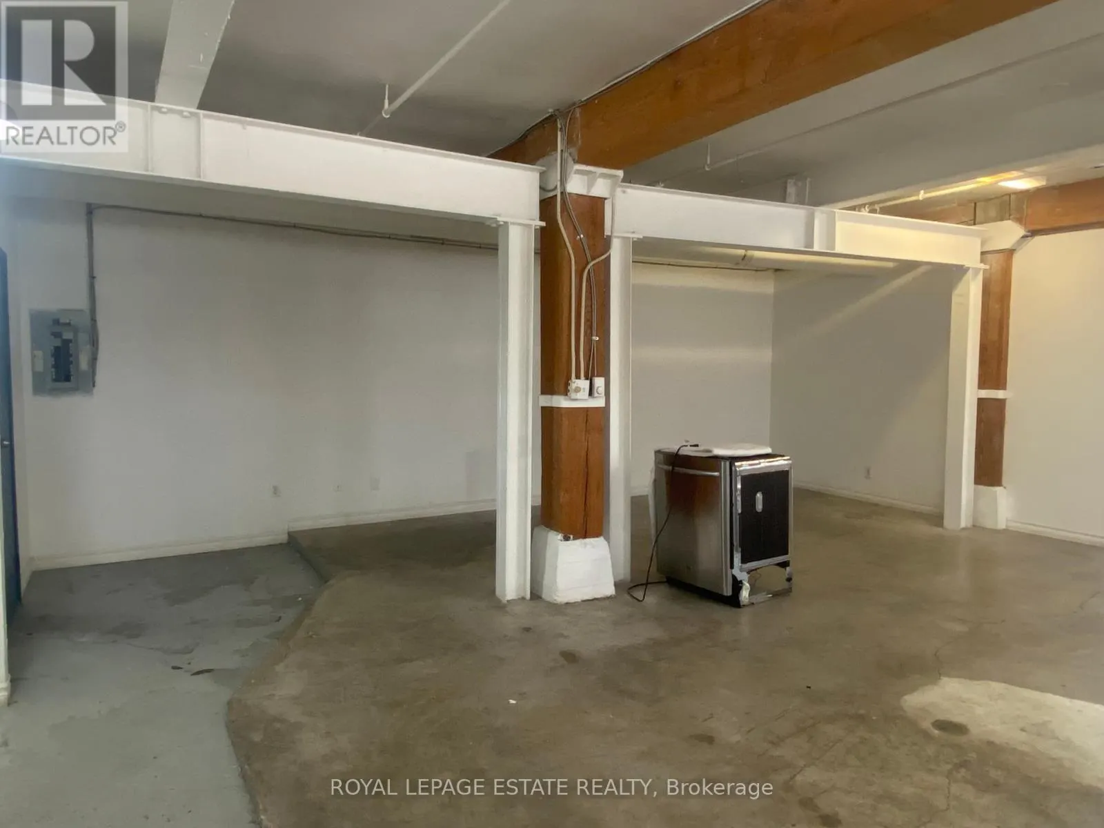 3 - 535 QUEEN STREET E