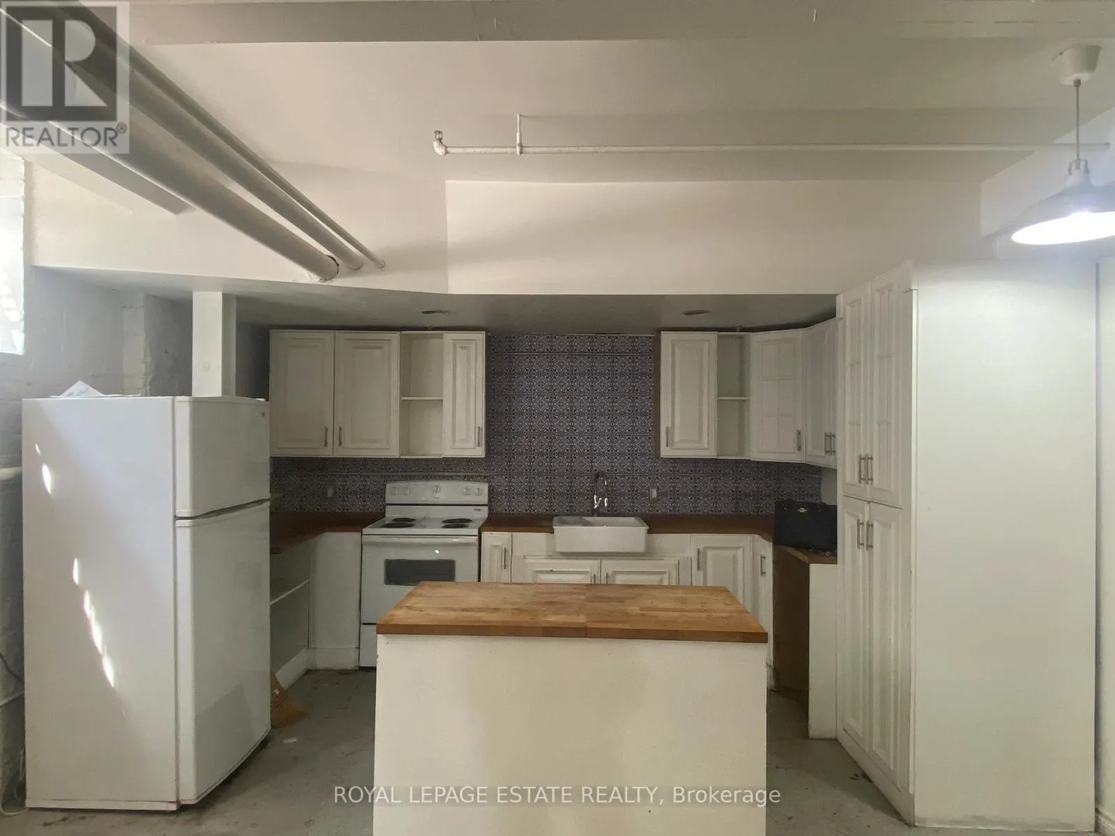 3 - 535 QUEEN STREET E