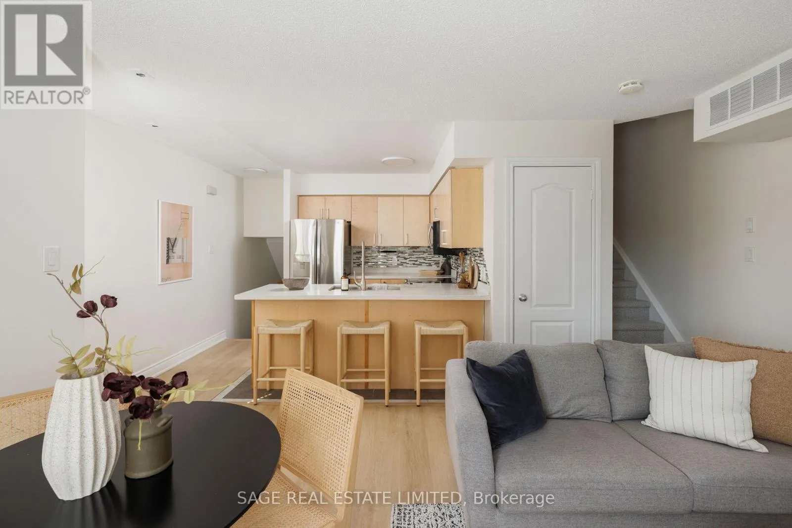 811 - 12 SUDBURY STREET