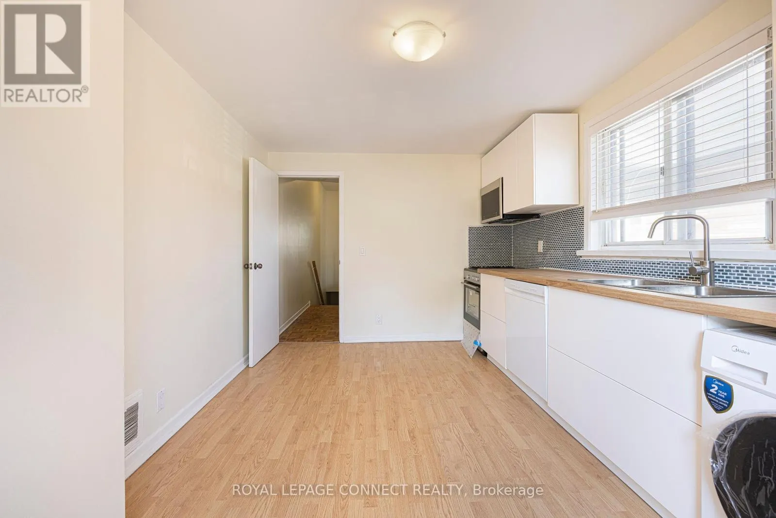 UPPER - 246 NIAGARA STREET