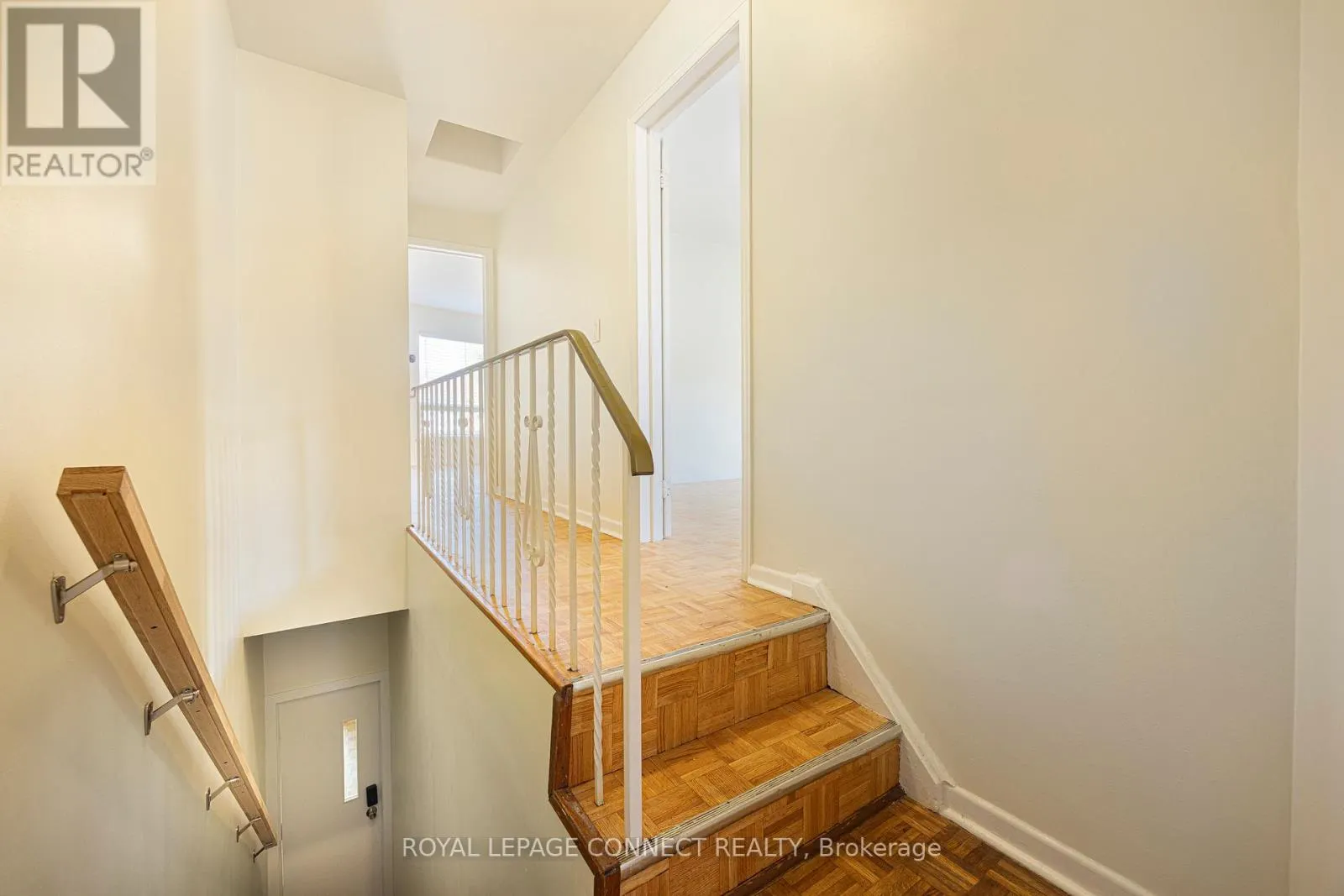 UPPER - 246 NIAGARA STREET