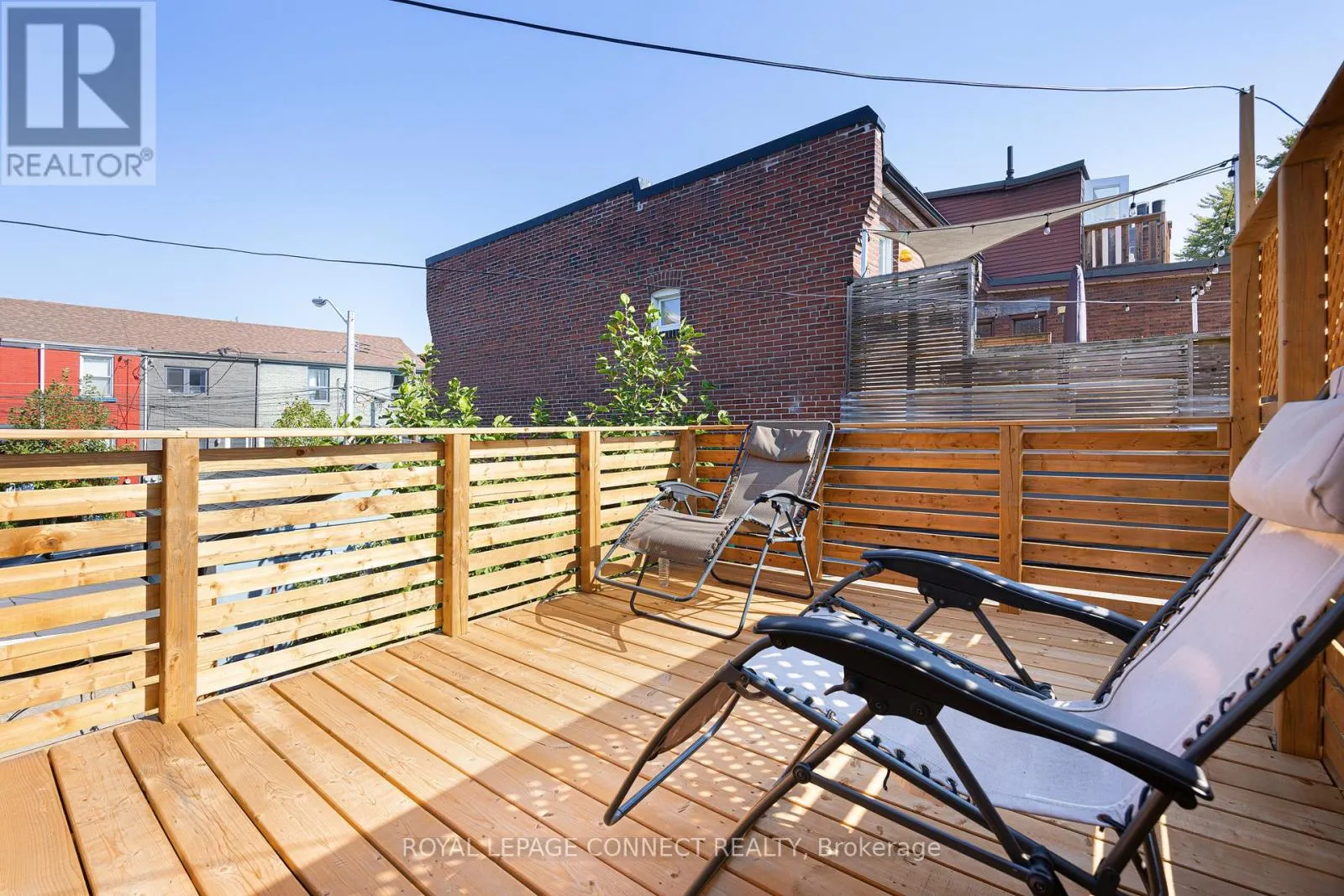 UPPER - 246 NIAGARA STREET