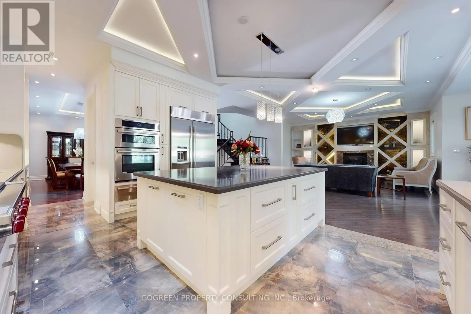 11 ELMVIEW AVENUE