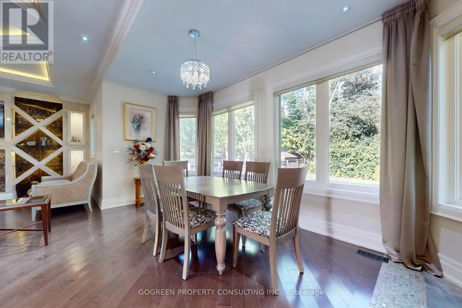 11 ELMVIEW AVENUE