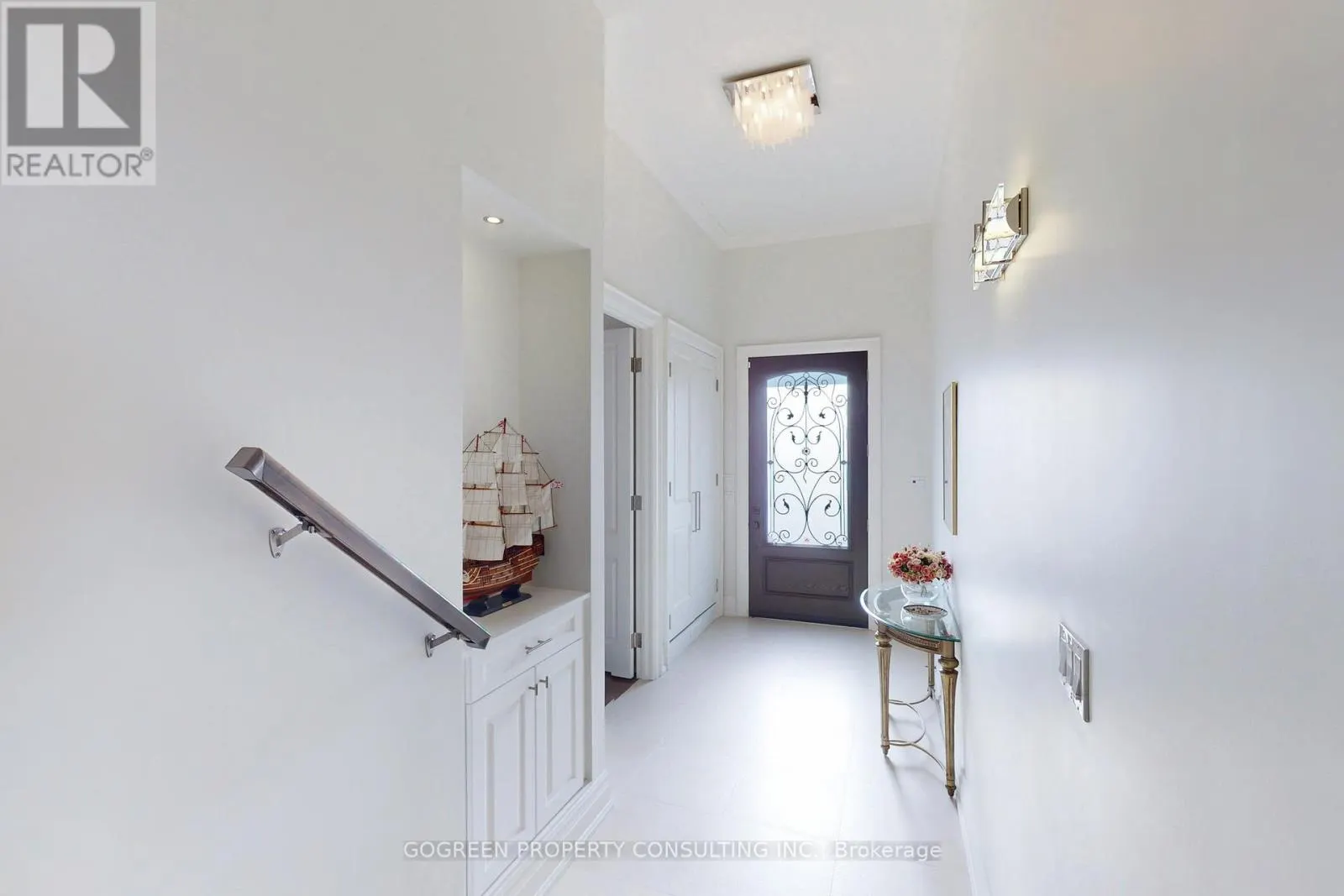 11 ELMVIEW AVENUE