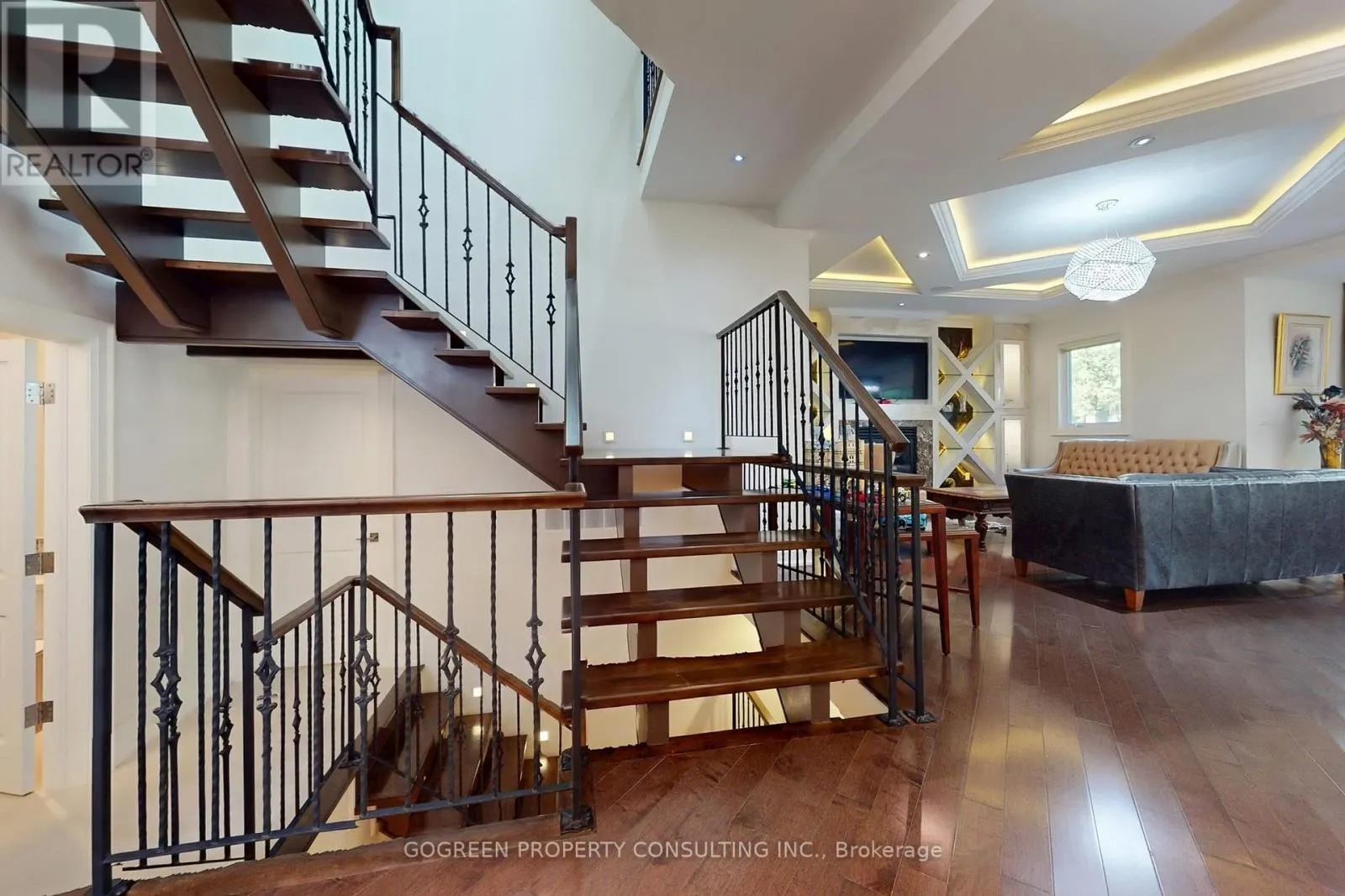 11 ELMVIEW AVENUE