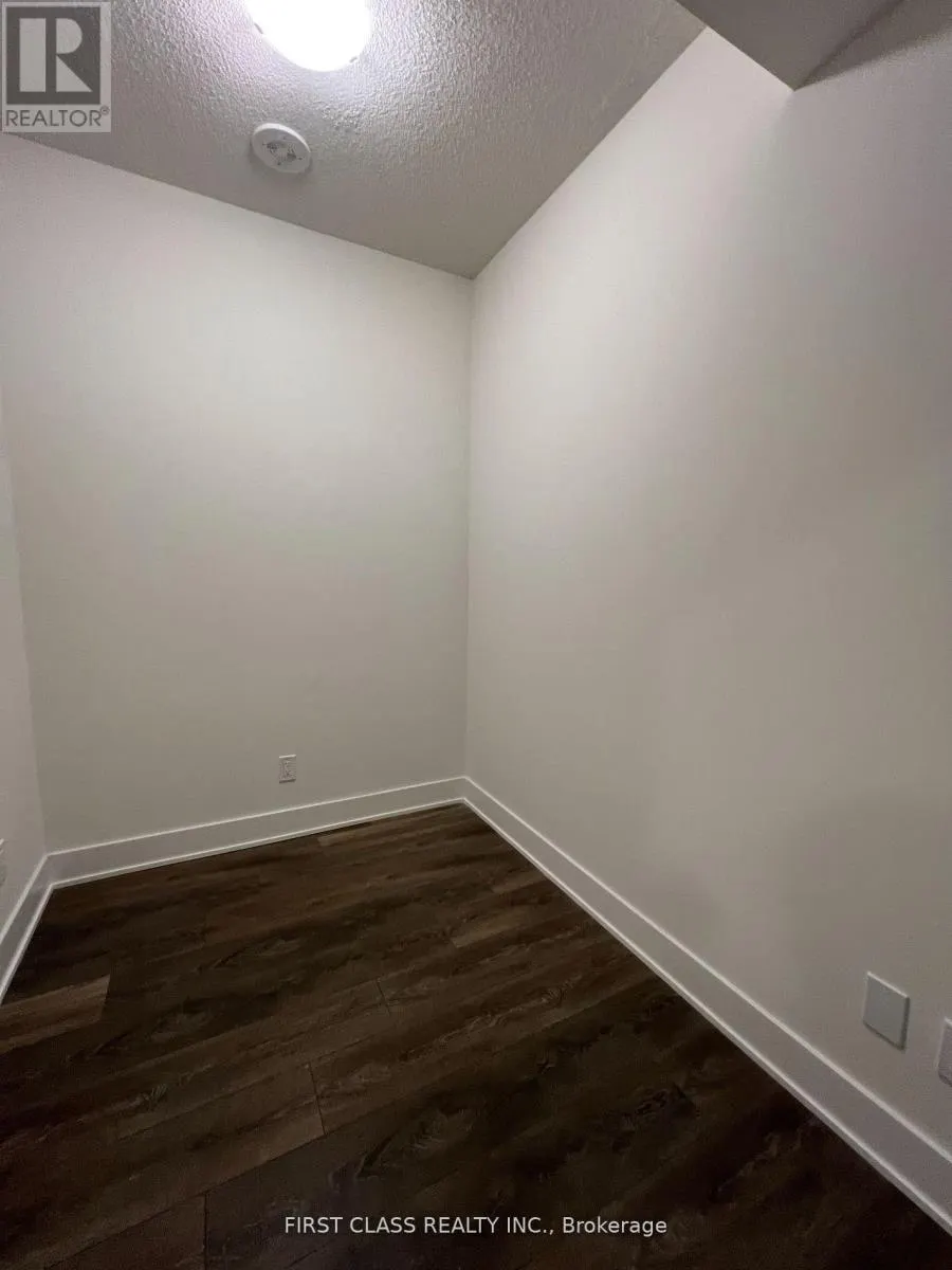 621 - 188 FAIRVIEW MALL DRIVE