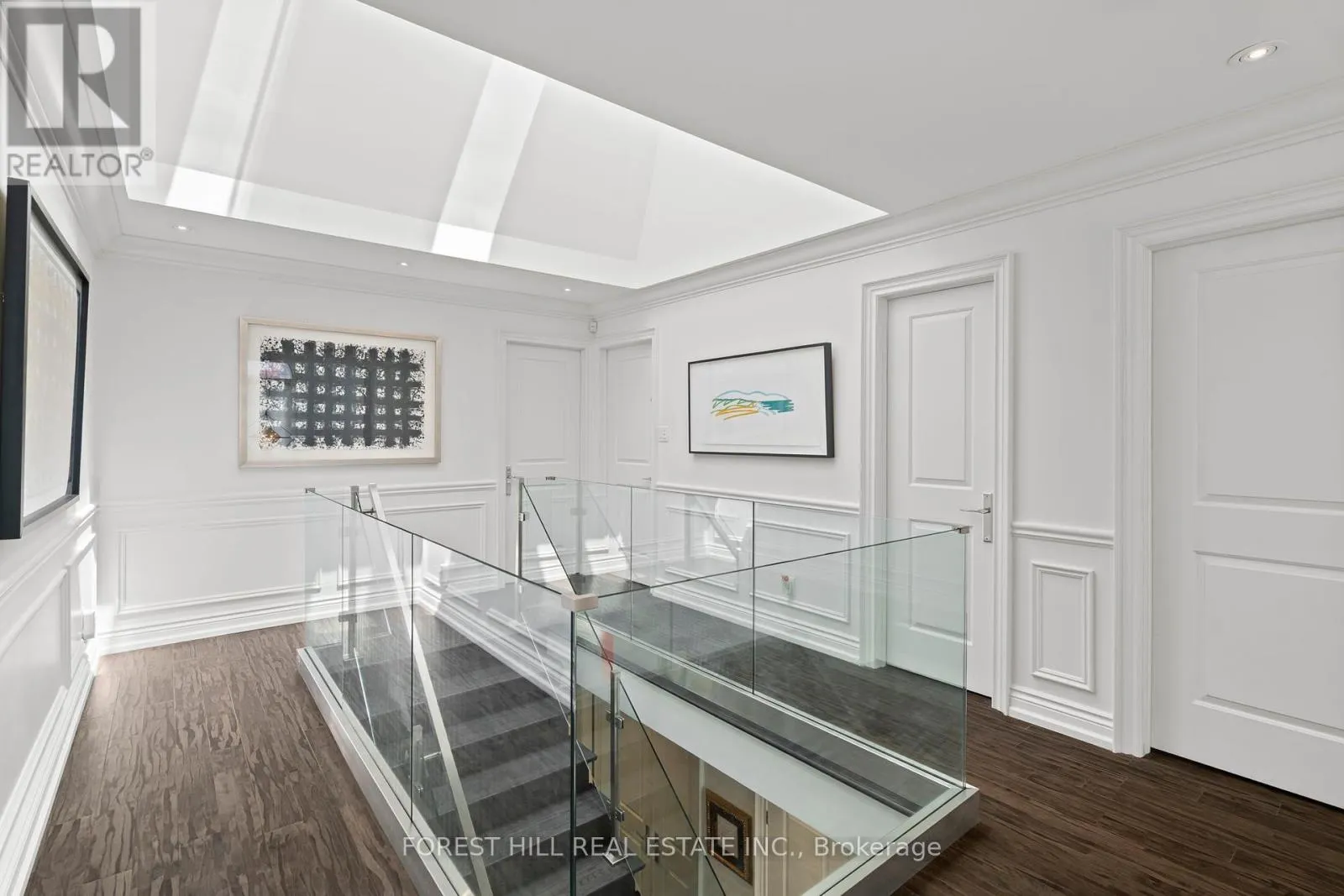 566 CASTLEFIELD AVENUE