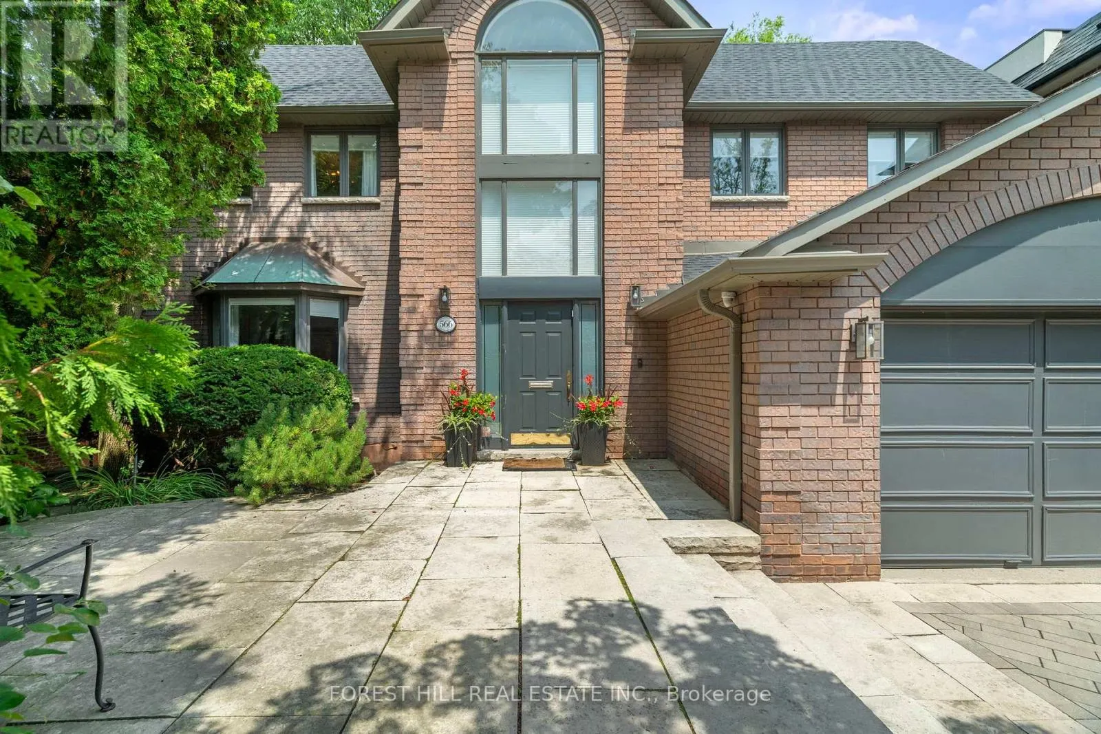 566 CASTLEFIELD AVENUE