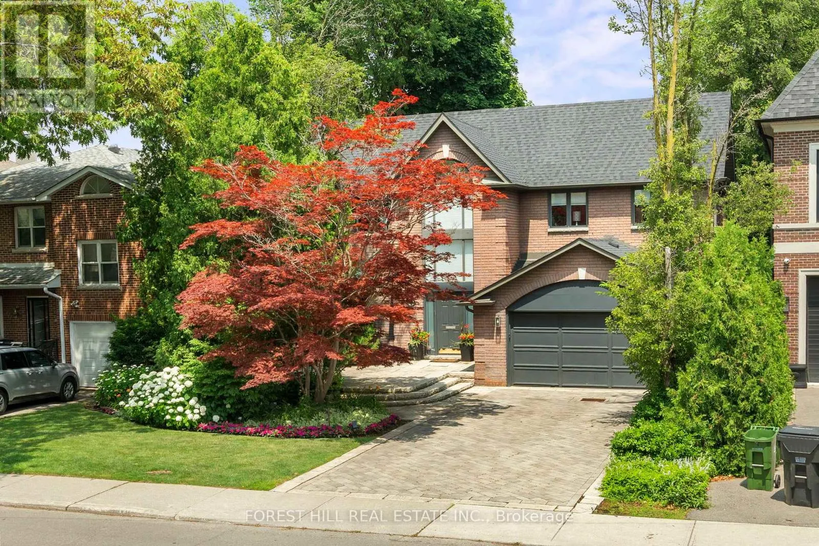 566 CASTLEFIELD AVENUE