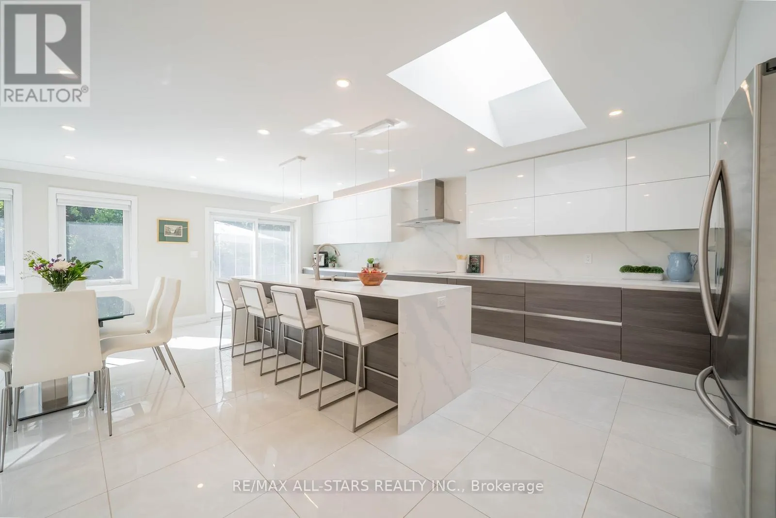 28 COBBLESTONE DRIVE
