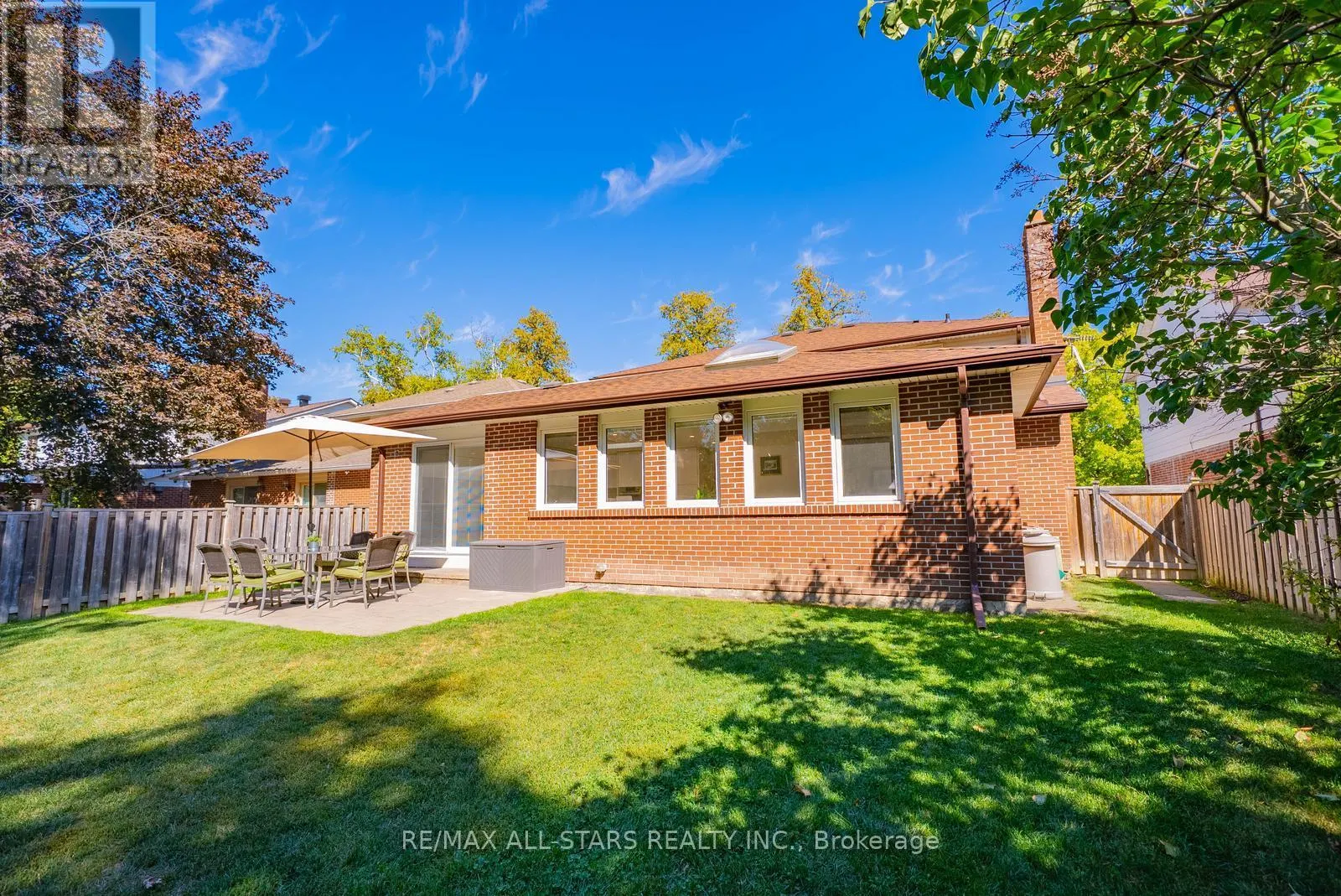 28 COBBLESTONE DRIVE