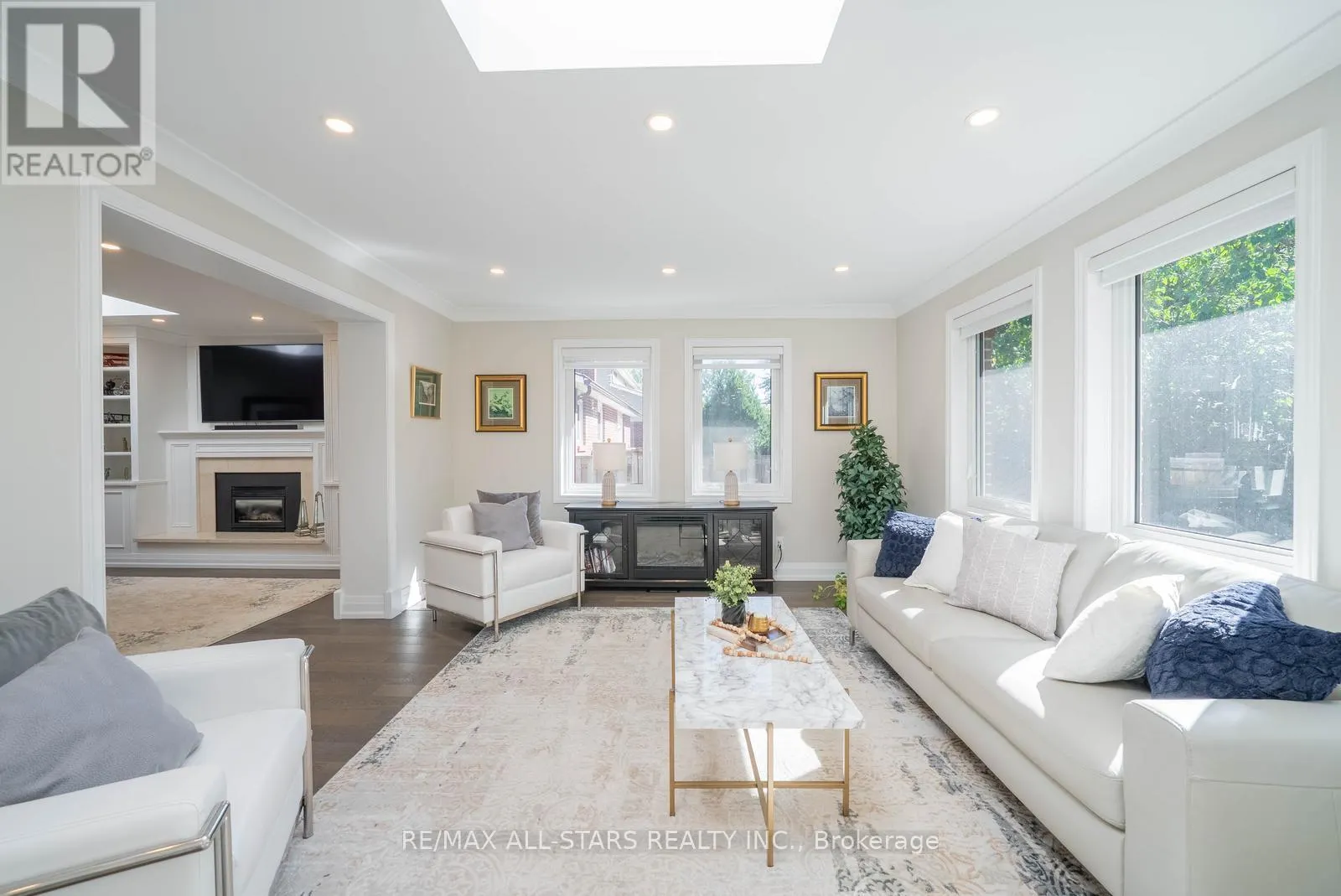 28 COBBLESTONE DRIVE