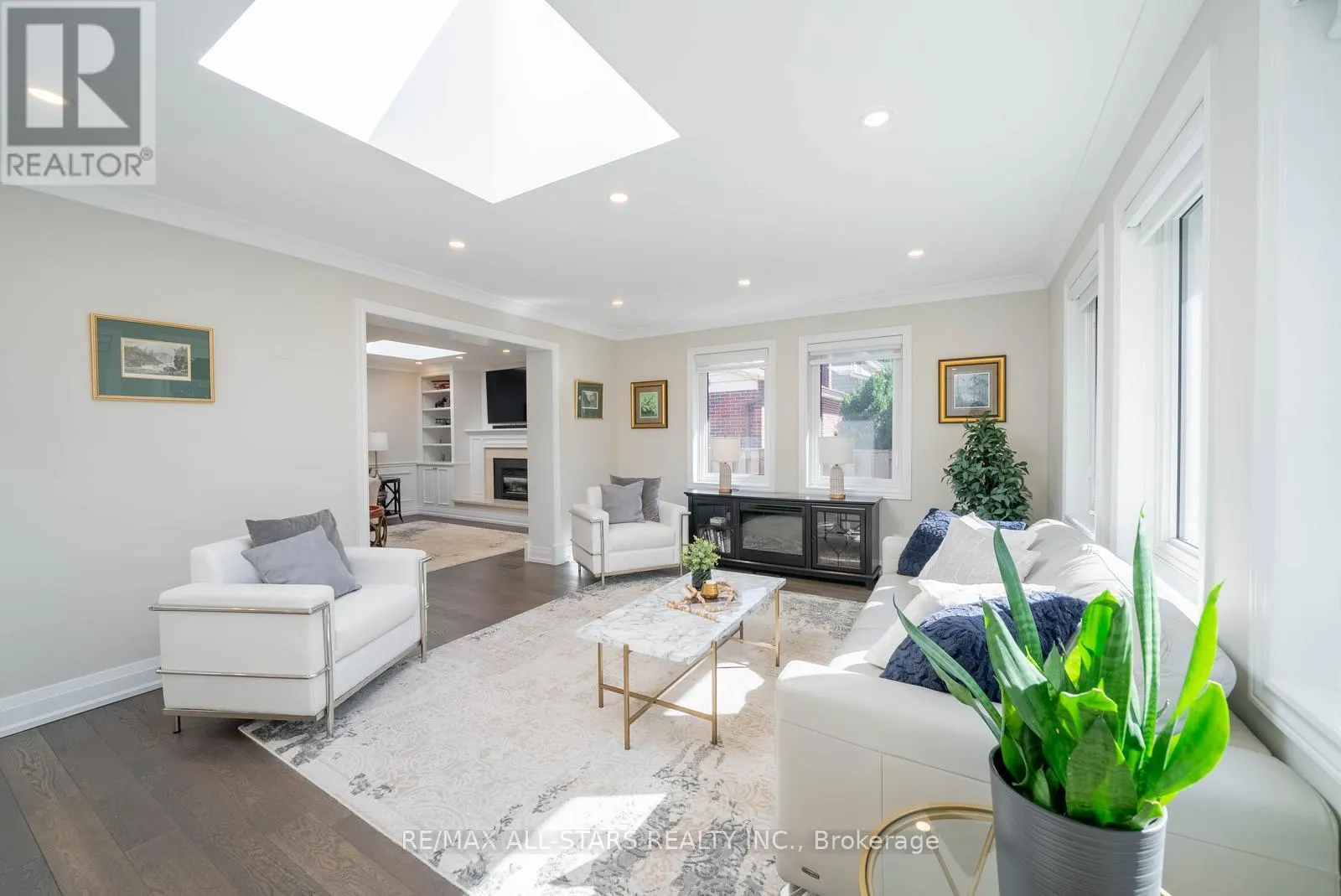 28 COBBLESTONE DRIVE