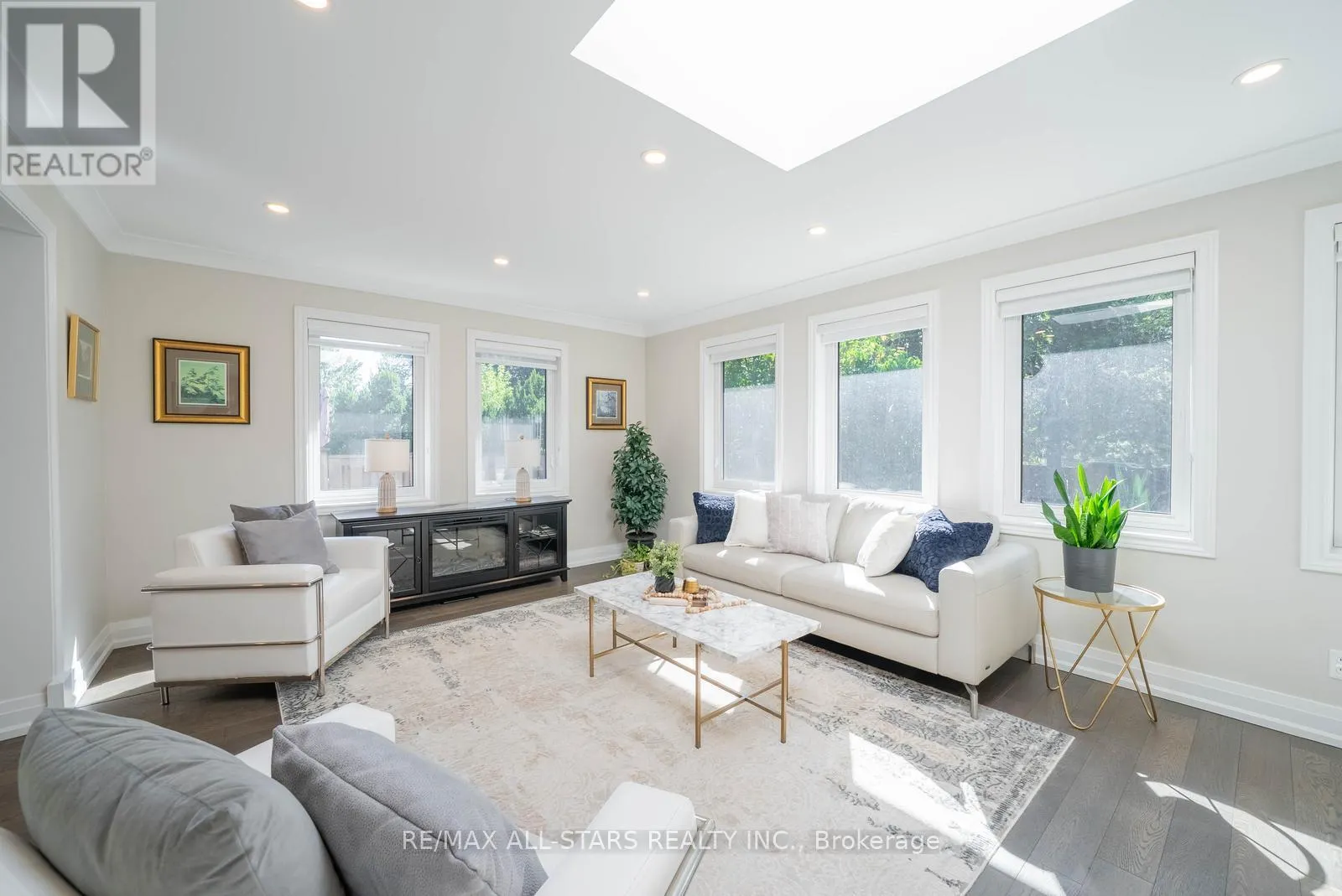 28 COBBLESTONE DRIVE