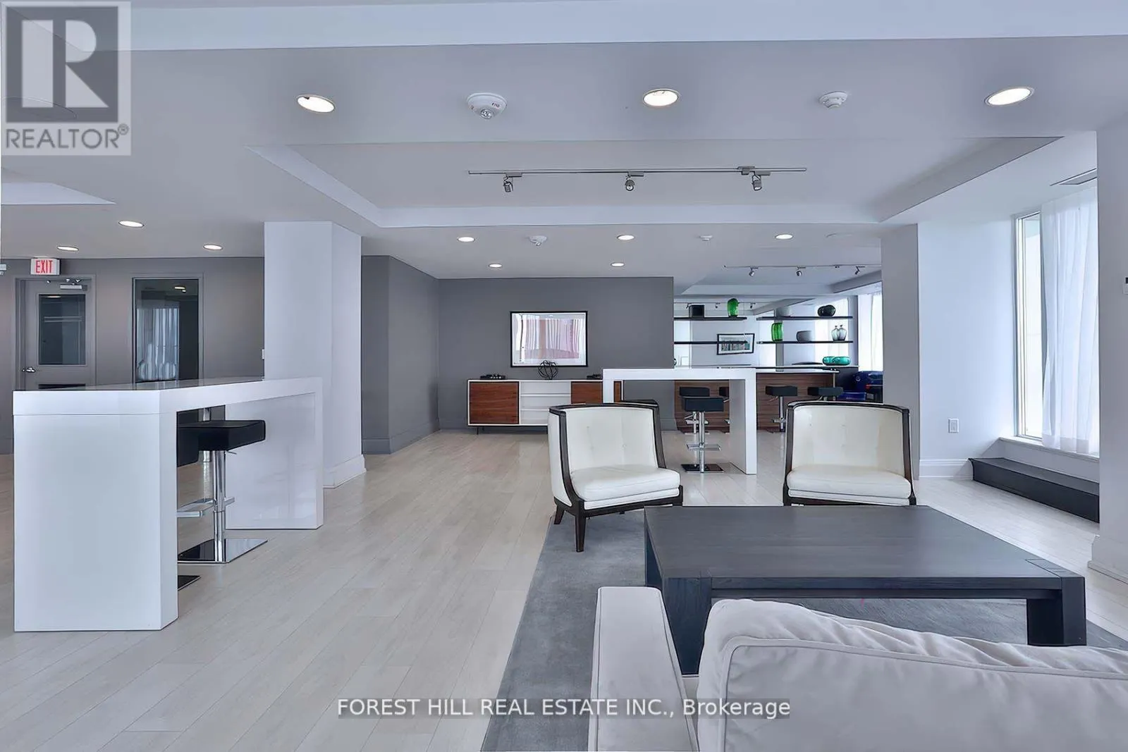 303 - 125 WESTERN BATTERY ROAD