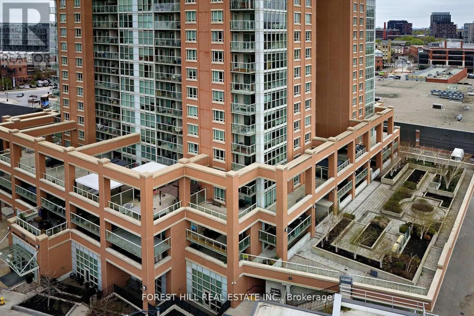 303 - 125 WESTERN BATTERY ROAD