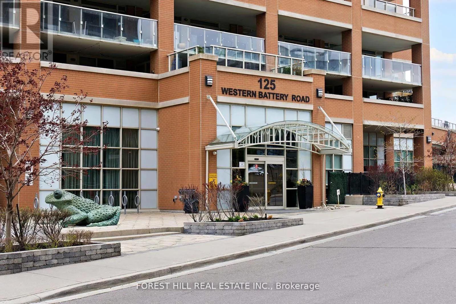 303 - 125 WESTERN BATTERY ROAD
