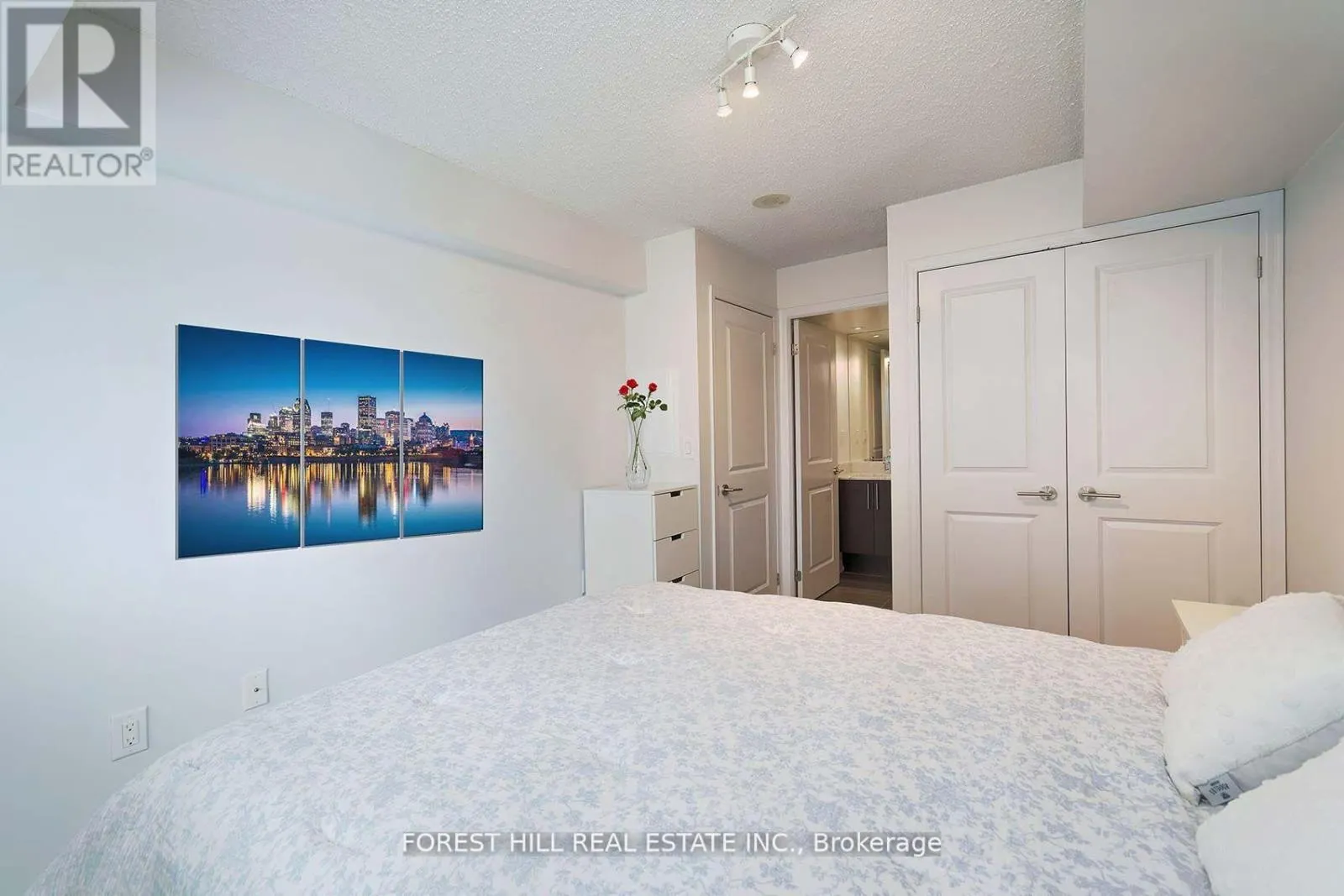 303 - 125 WESTERN BATTERY ROAD