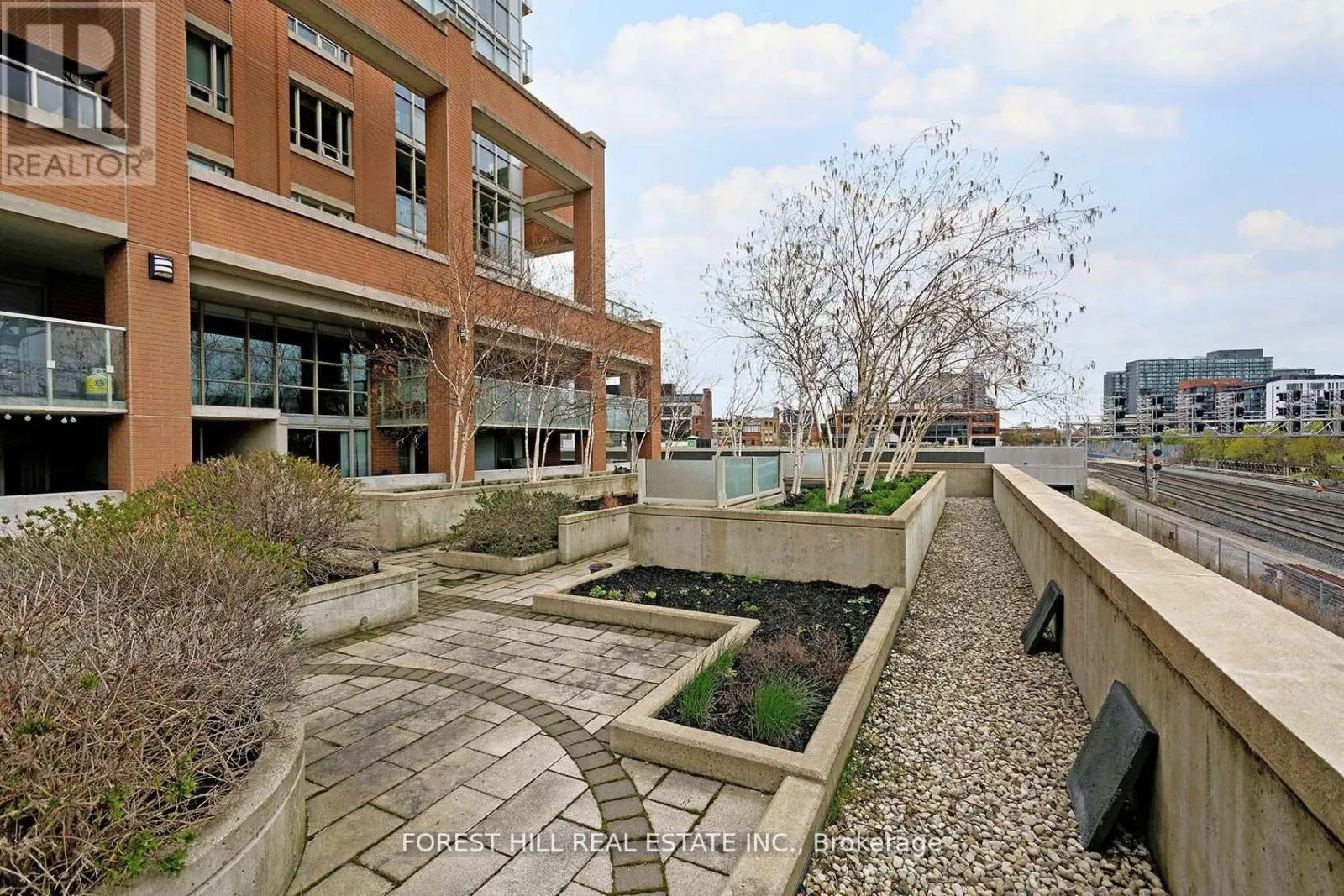 303 - 125 WESTERN BATTERY ROAD