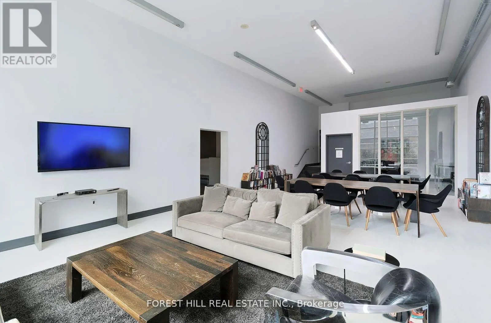 303 - 125 WESTERN BATTERY ROAD